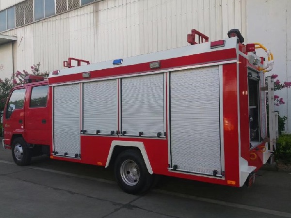 2.5噸五十鈴水罐消防車(chē)